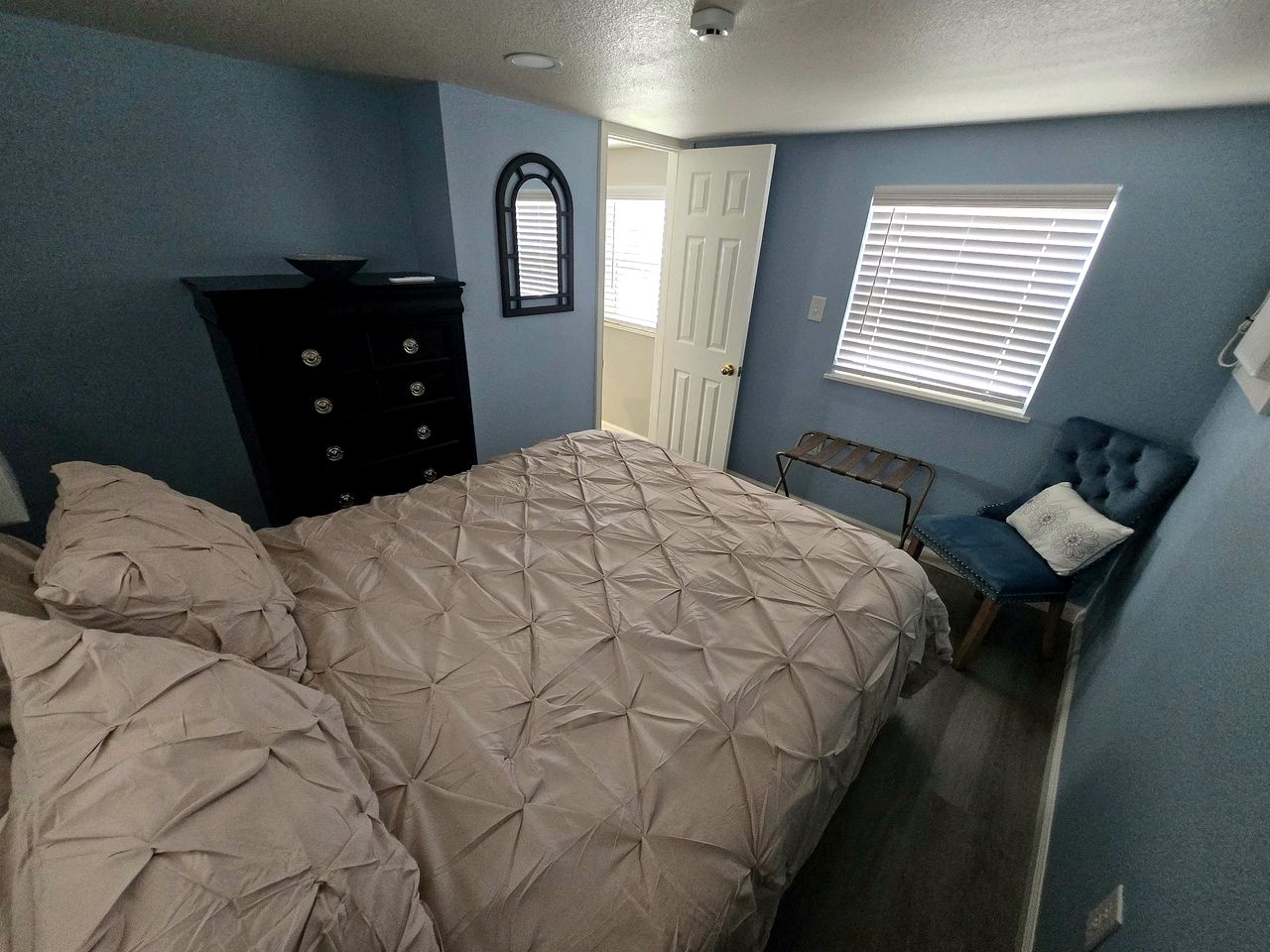 Cozy Lakefront Cabin with Private Beach Access Near Little Elm Beach, Little Elm TX