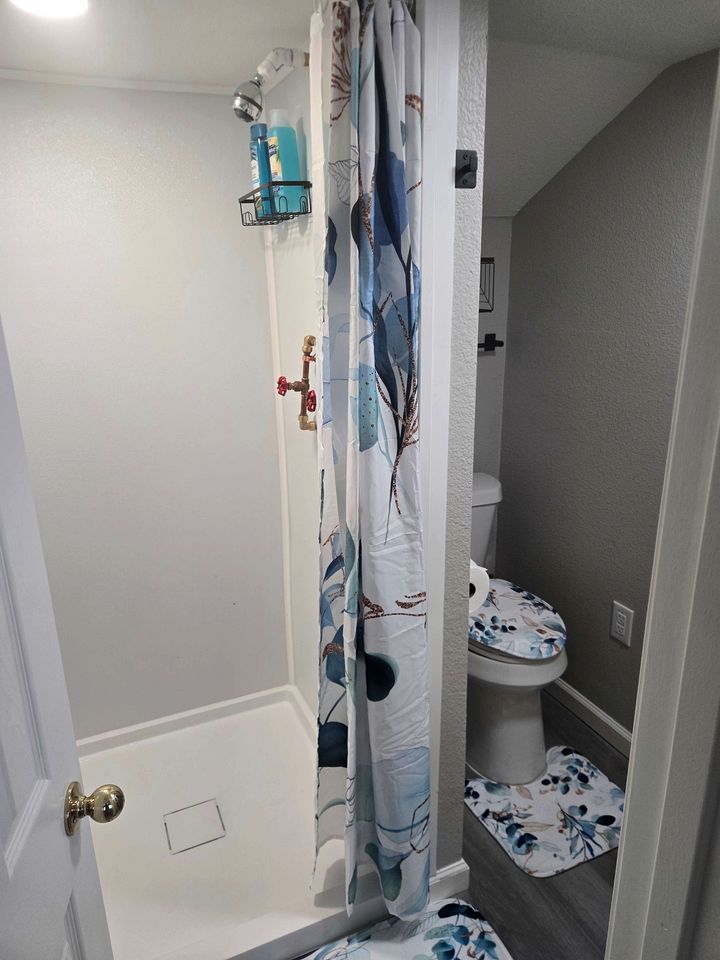 Cozy Lakefront Cabin with Private Beach Access Near Little Elm Beach, Little Elm TX