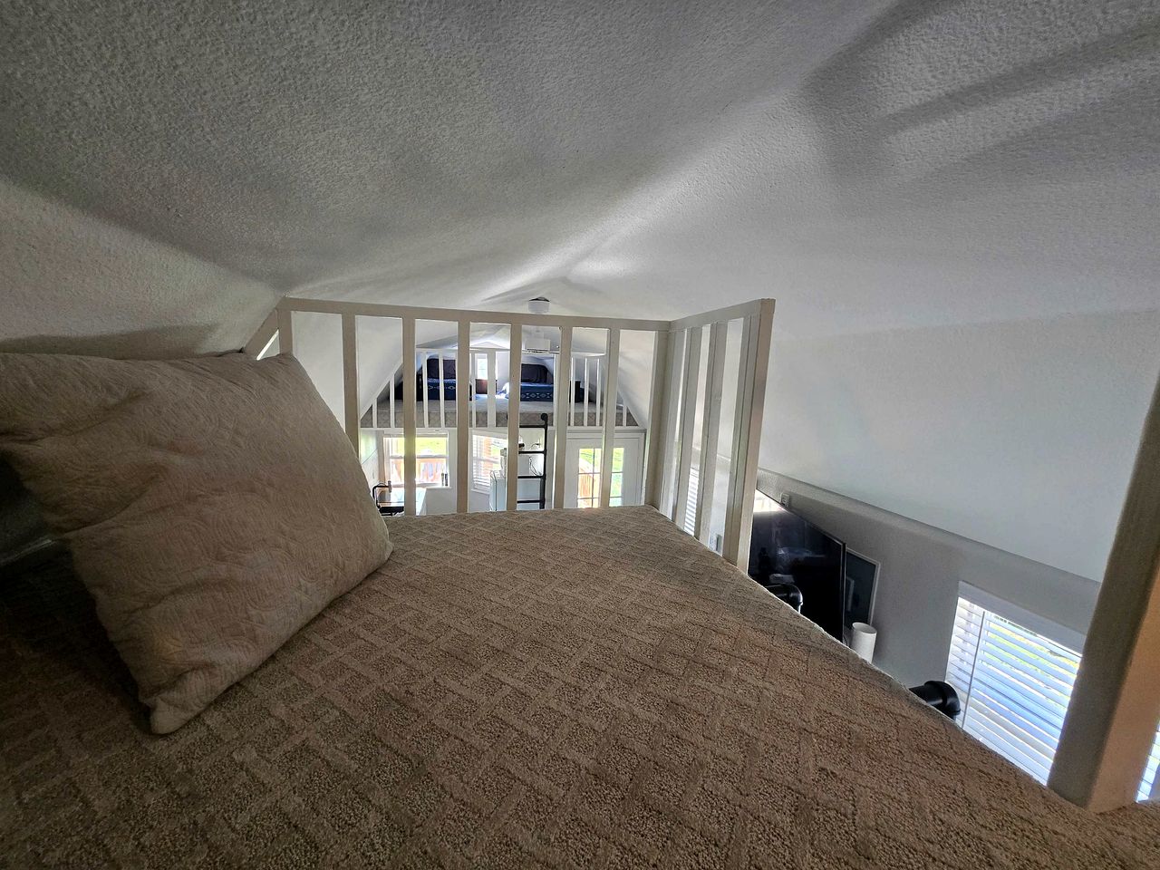 Cozy Lakefront Cabin with Private Beach Access Near Little Elm Beach, Little Elm TX