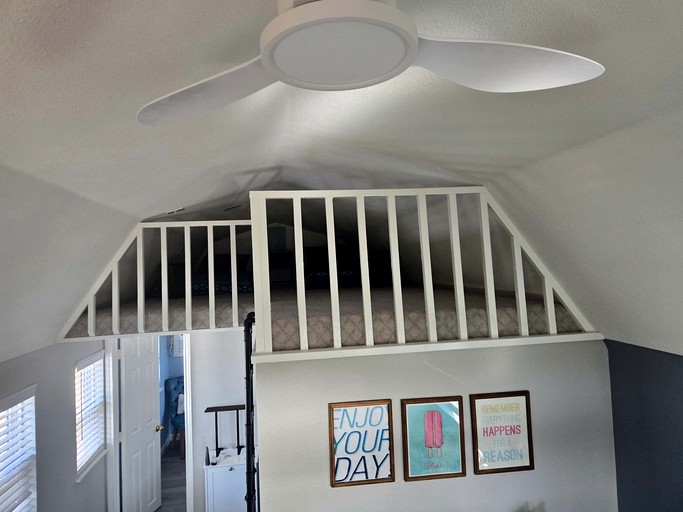 Cabins (United States of America, Little Elm, Texas)