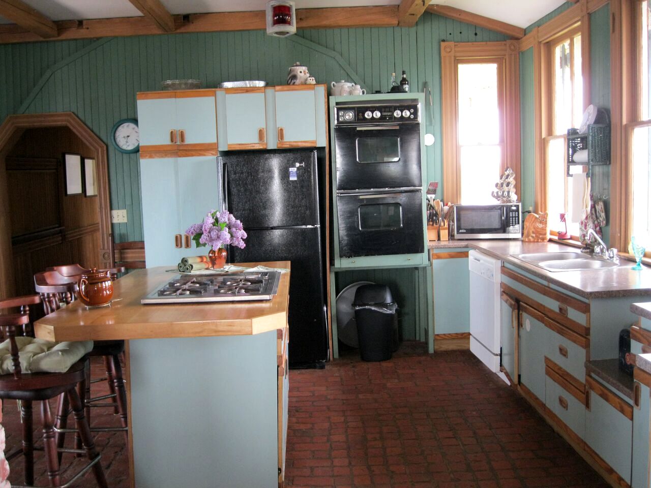 Luxury Beachfront Cottage with Private Pool on Prince Edward Island, Canada