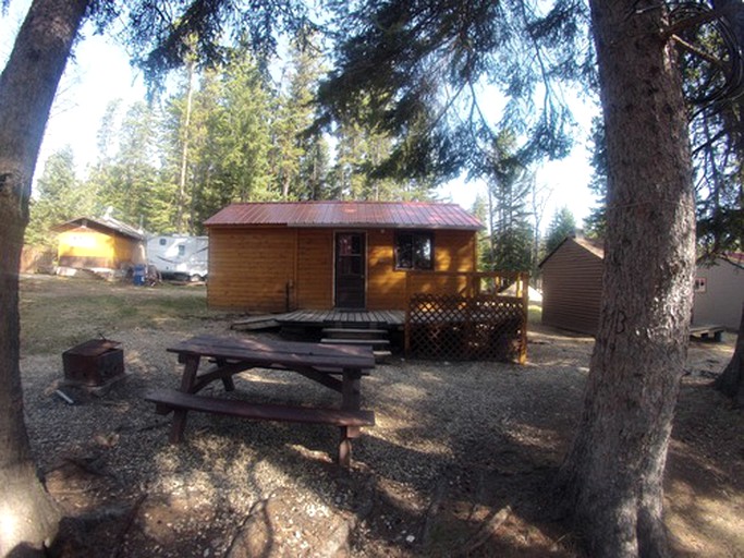 Cabin Rental On West Blue Lake In Manitoba Canada