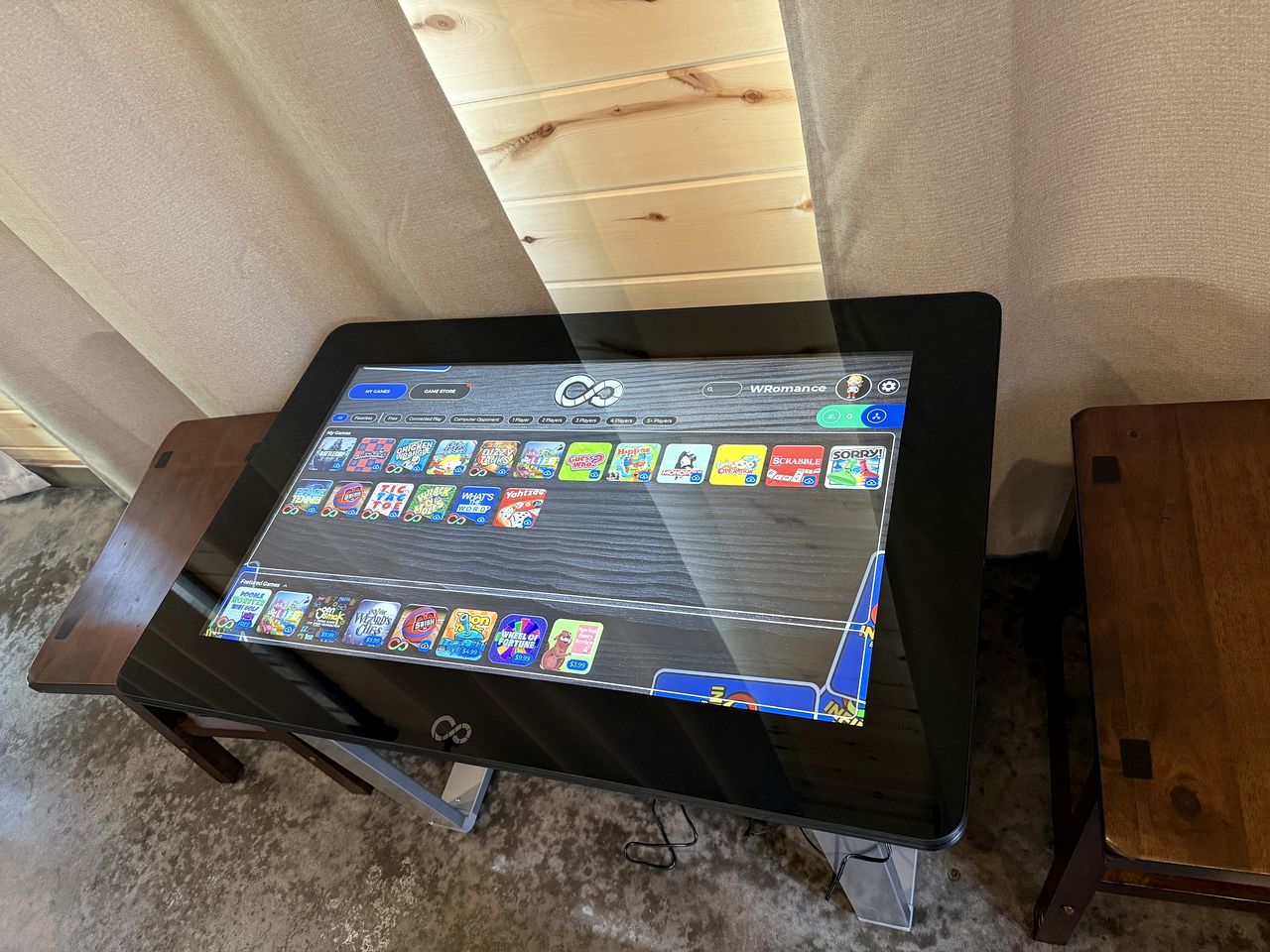 Luxury Couples Cabin with Private Hot Tub & Fireplace in Hochatown