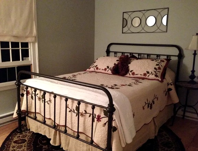 Cabins (Saugerties, New York, United States)