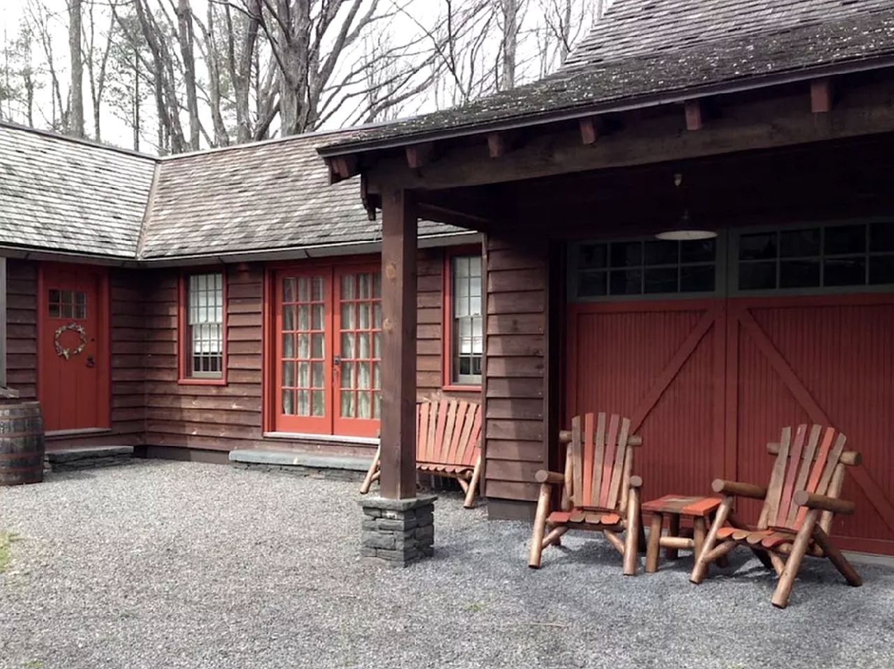 Romantic Year-Round Cabin Getaway with Free Wi-Fi in Saugerties, New York