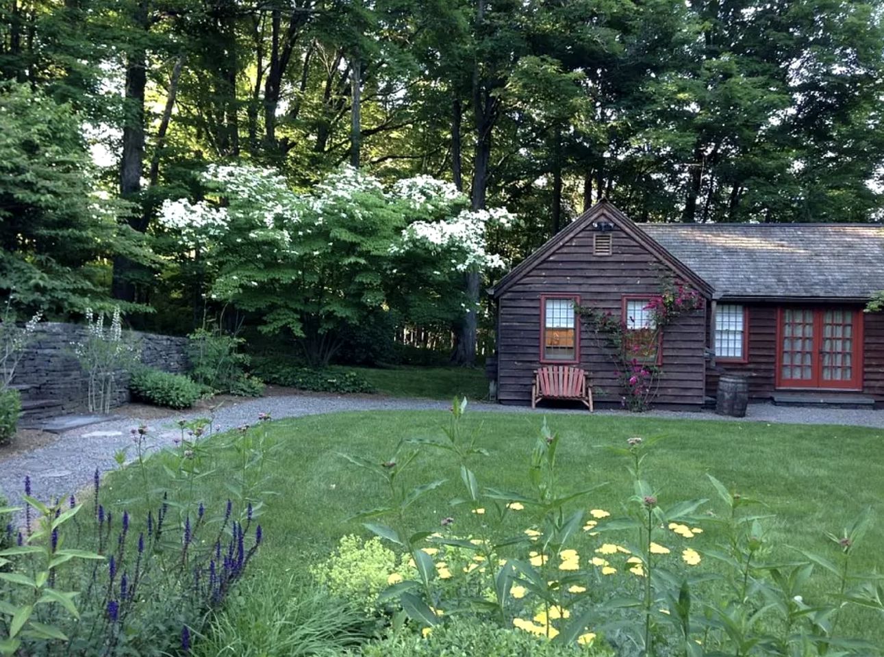 Romantic Year-Round Cabin Getaway with Free Wi-Fi in Saugerties, New York