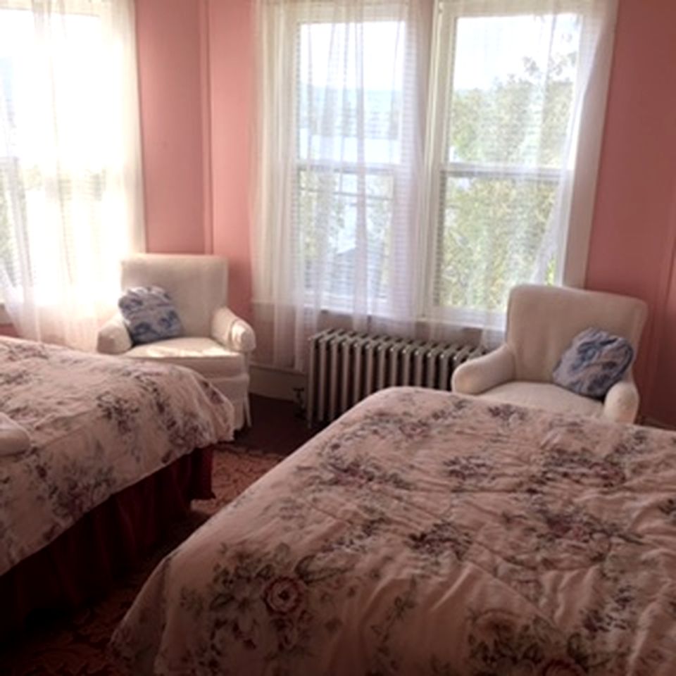 Lovely Suite with Private Bathroom in Blue Mountain Lake, New York