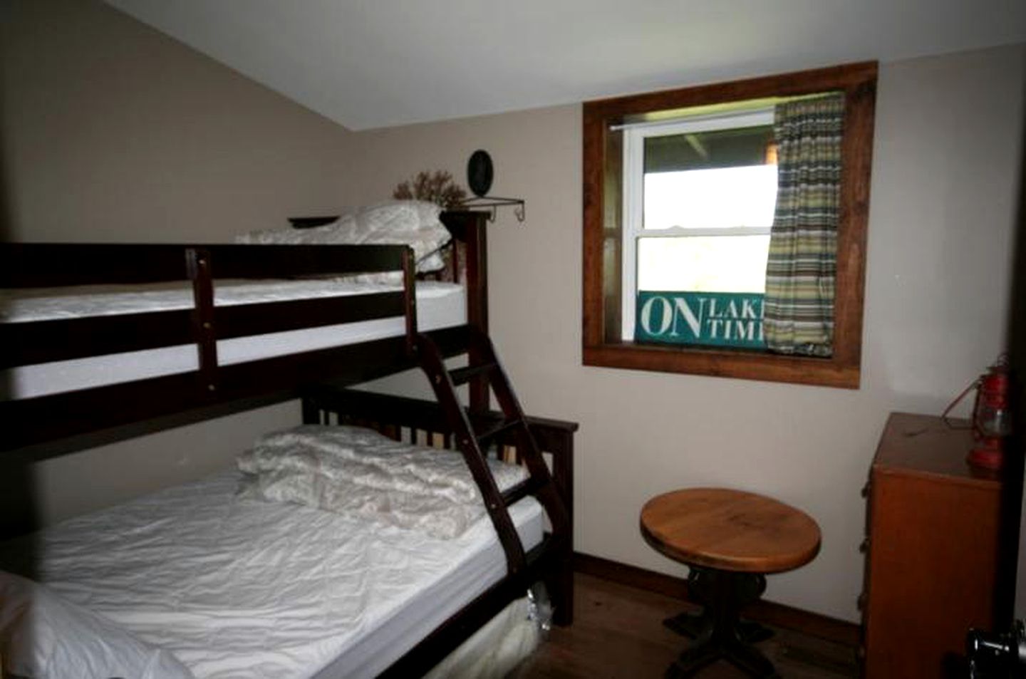 Homey Vacation Rental with Wood-Burning Stove near Wasaga Beach, Ontario