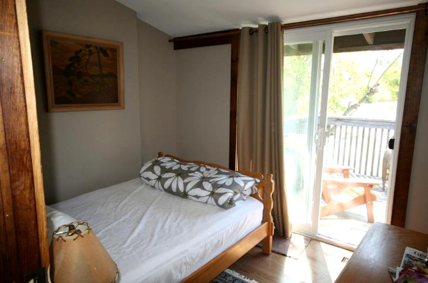 Homey Vacation Rental with Wood-Burning Stove near Wasaga Beach, Ontario