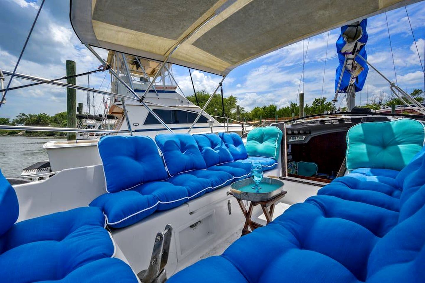 Pet-Friendly Boat with Picturesque and Chic Interior in Florida