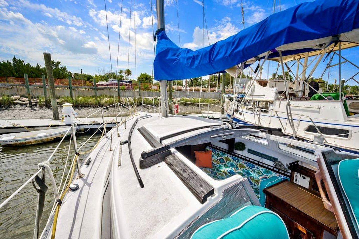Pet-Friendly Boat with Picturesque and Chic Interior in Florida