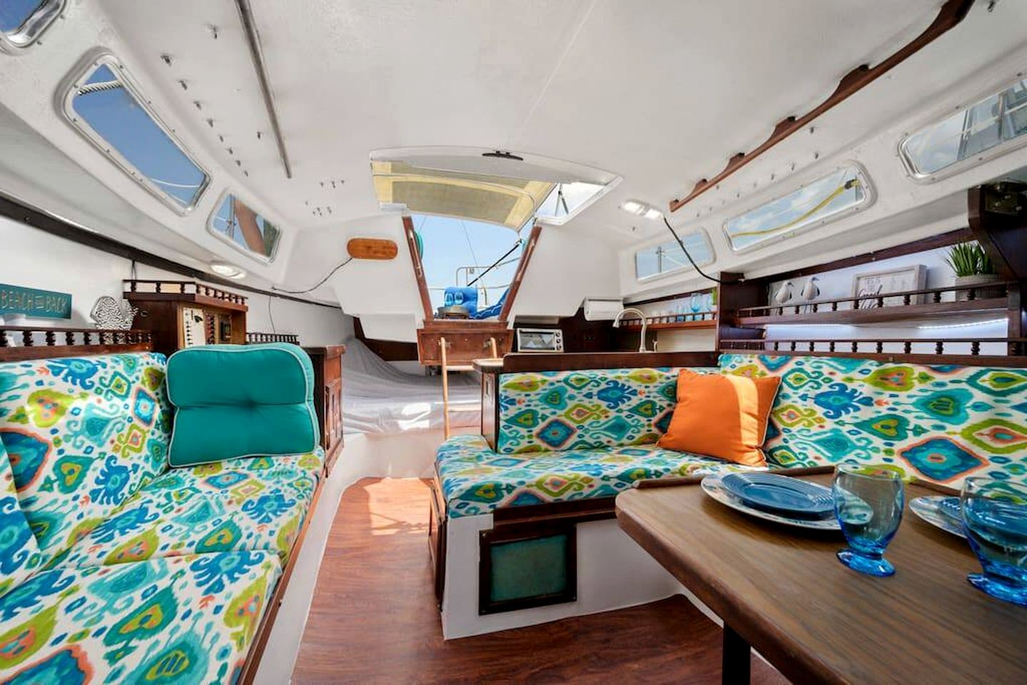 Pet-Friendly Boat with Picturesque and Chic Interior in Florida
