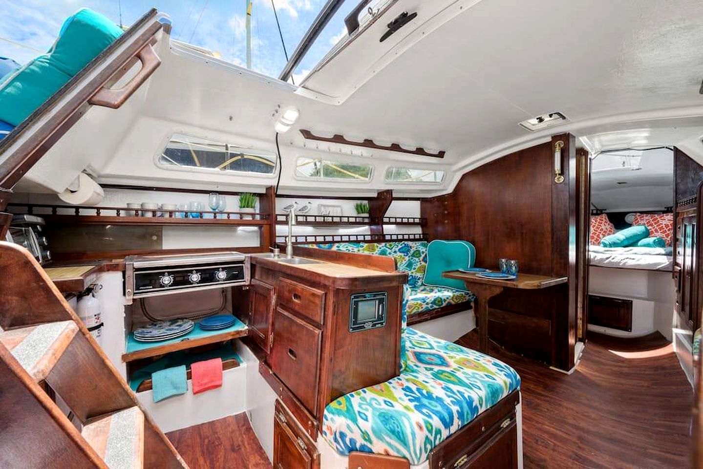 Pet-Friendly Boat with Picturesque and Chic Interior in Florida