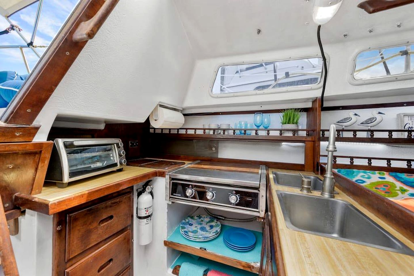 Pet-Friendly Boat with Picturesque and Chic Interior in Florida
