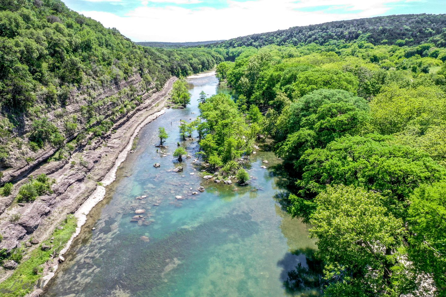 Amazing Vacation Rental with River Access and Kayaks for Memorable Family Vacations in Canyon Lake, Texas