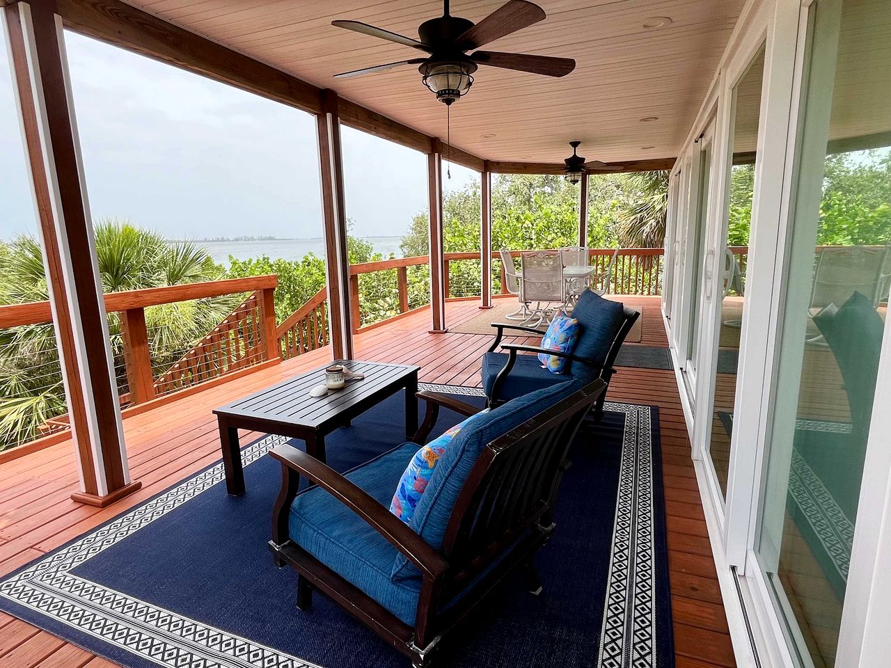 Idyllic Bayfront Cottage with River Views and Private Beach Access in Florida’s Coastal Paradise