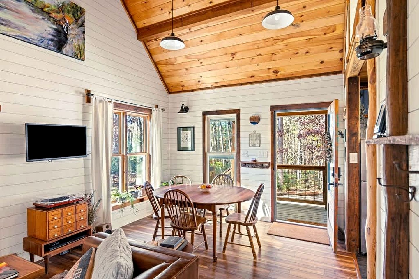 Cozy Mountain Cabin Retreat with Private Forest & Kayaks Near Blue Ridge Parkway, Virginia