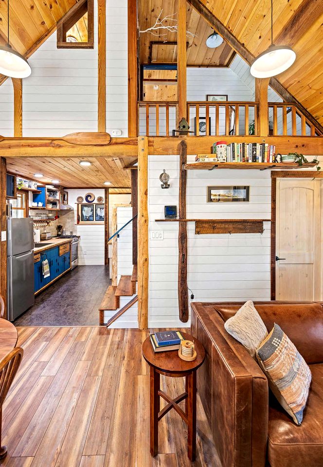 Cozy Mountain Cabin Retreat with Private Forest & Kayaks Near Blue Ridge Parkway, Virginia