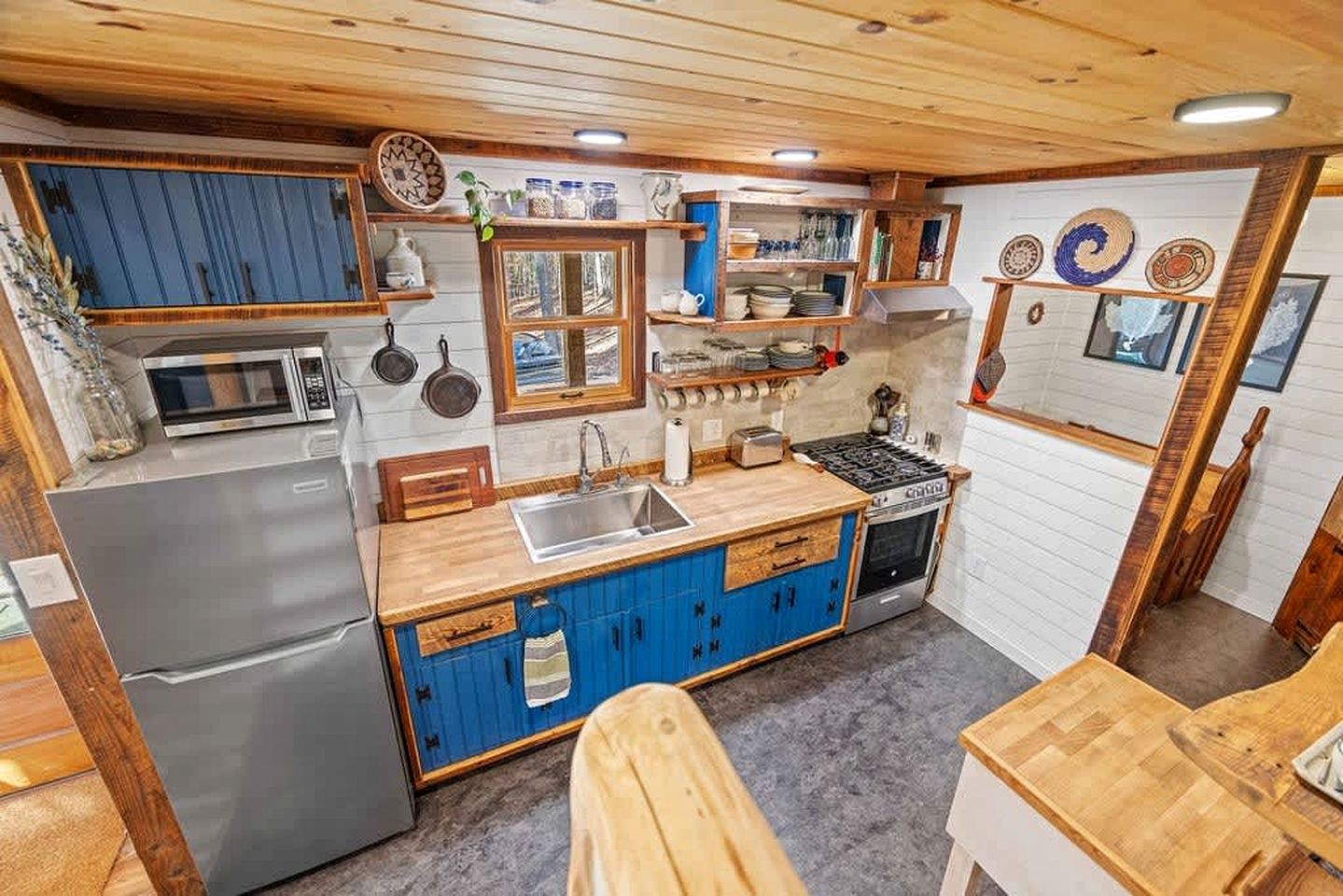 Cozy Mountain Cabin Retreat with Private Forest & Kayaks Near Blue Ridge Parkway, Virginia