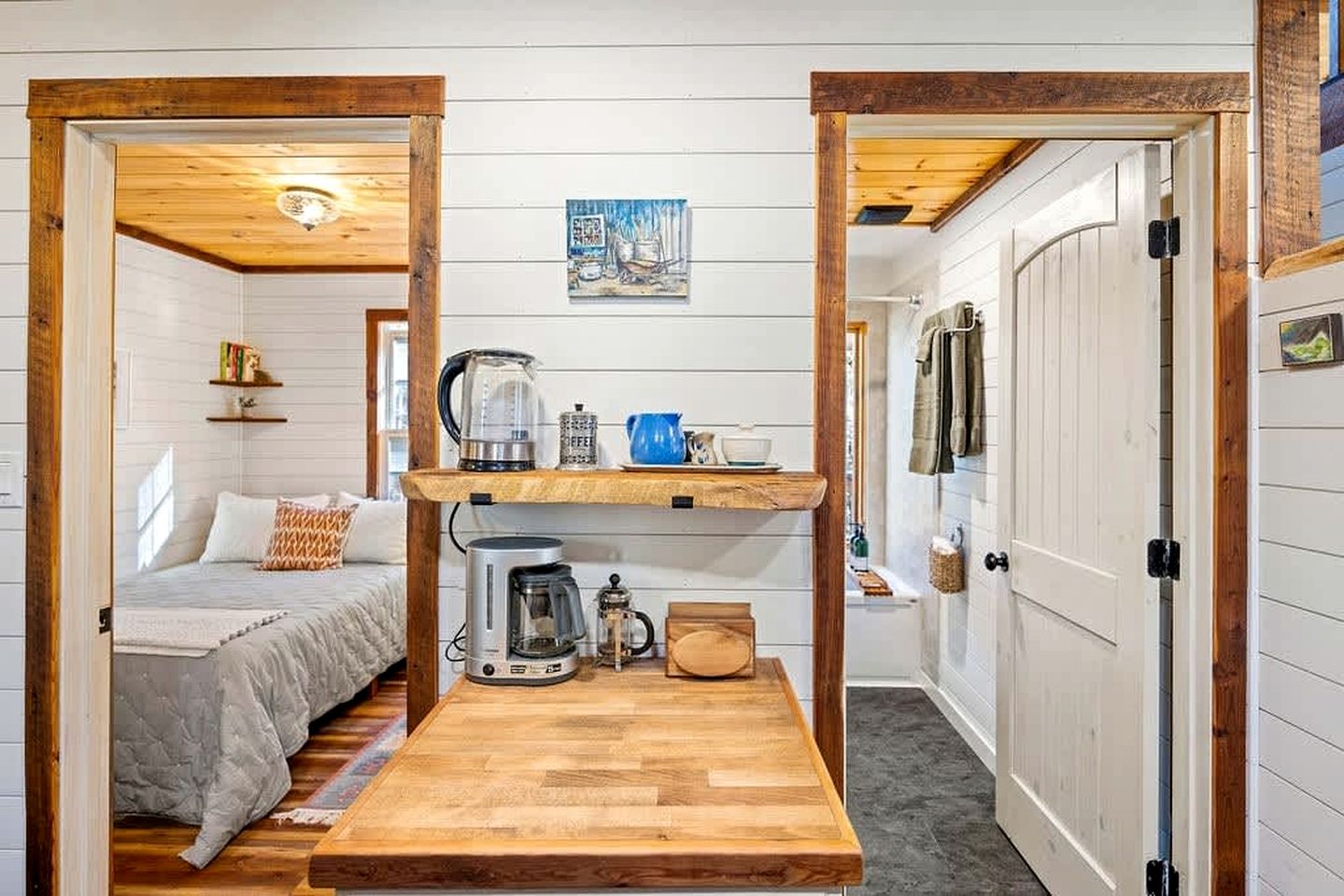 Cozy Mountain Cabin Retreat with Private Forest & Kayaks Near Blue Ridge Parkway, Virginia