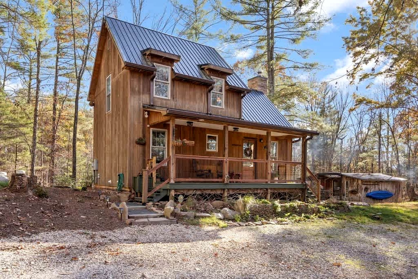 Cozy Mountain Cabin Retreat with Private Forest & Kayaks Near Blue Ridge Parkway, Virginia