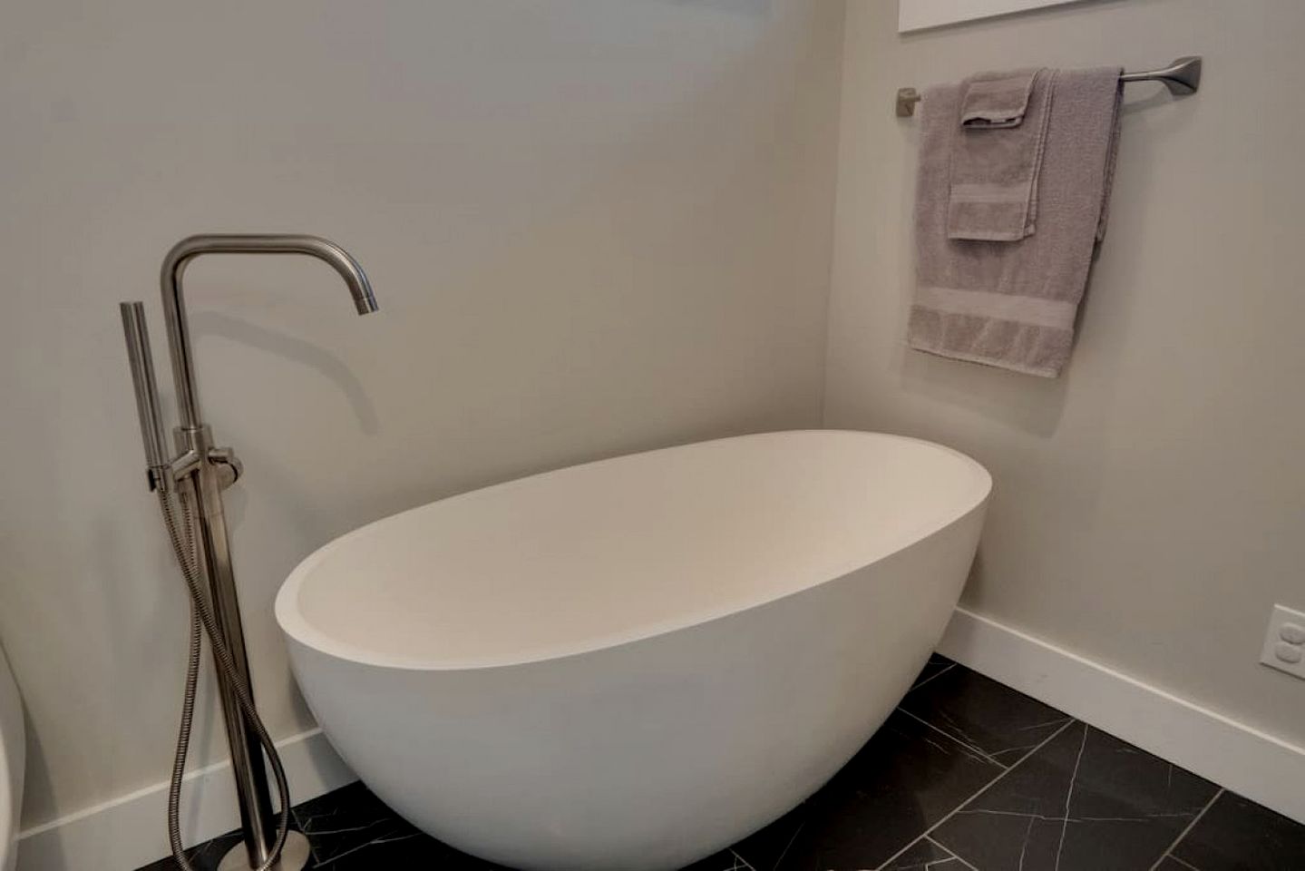 Secluded Mountain Hideaway with Hot Tub & Fire Pit near Lake Toxaway, North Carolina