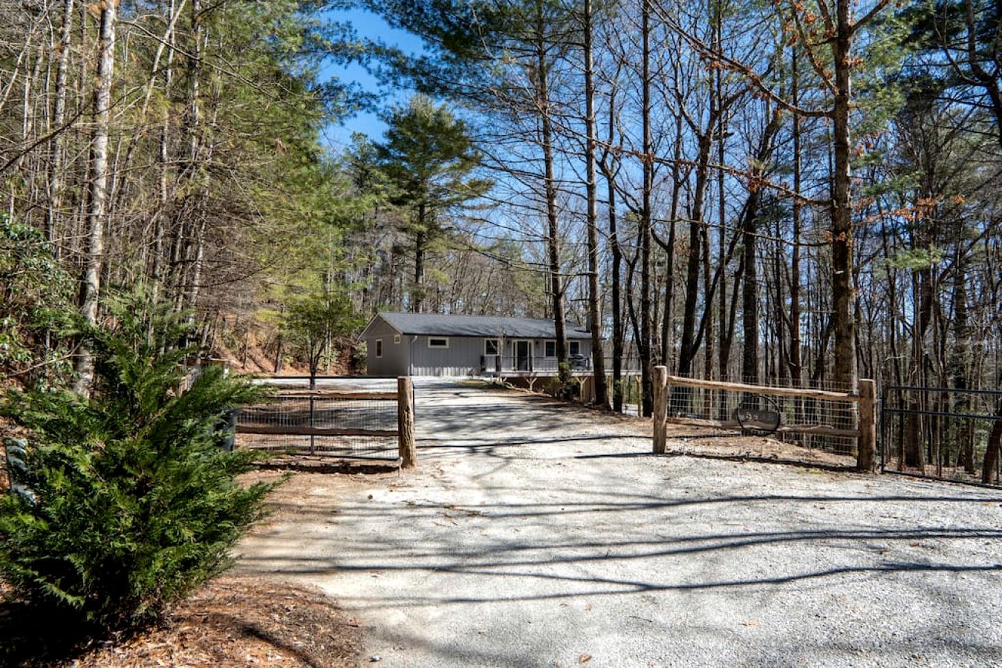 Secluded Mountain Hideaway with Hot Tub & Fire Pit near Lake Toxaway, North Carolina
