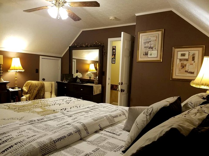 Blue Ridge Manor Pet Friendly, Nature Lodges 50803, Cana, United States of America Glamping Hub