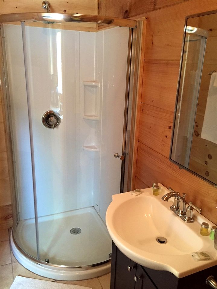 Family-Friendly Cabin Rental with Wi-Fi near Blue Ridge Parkway, North Carolina