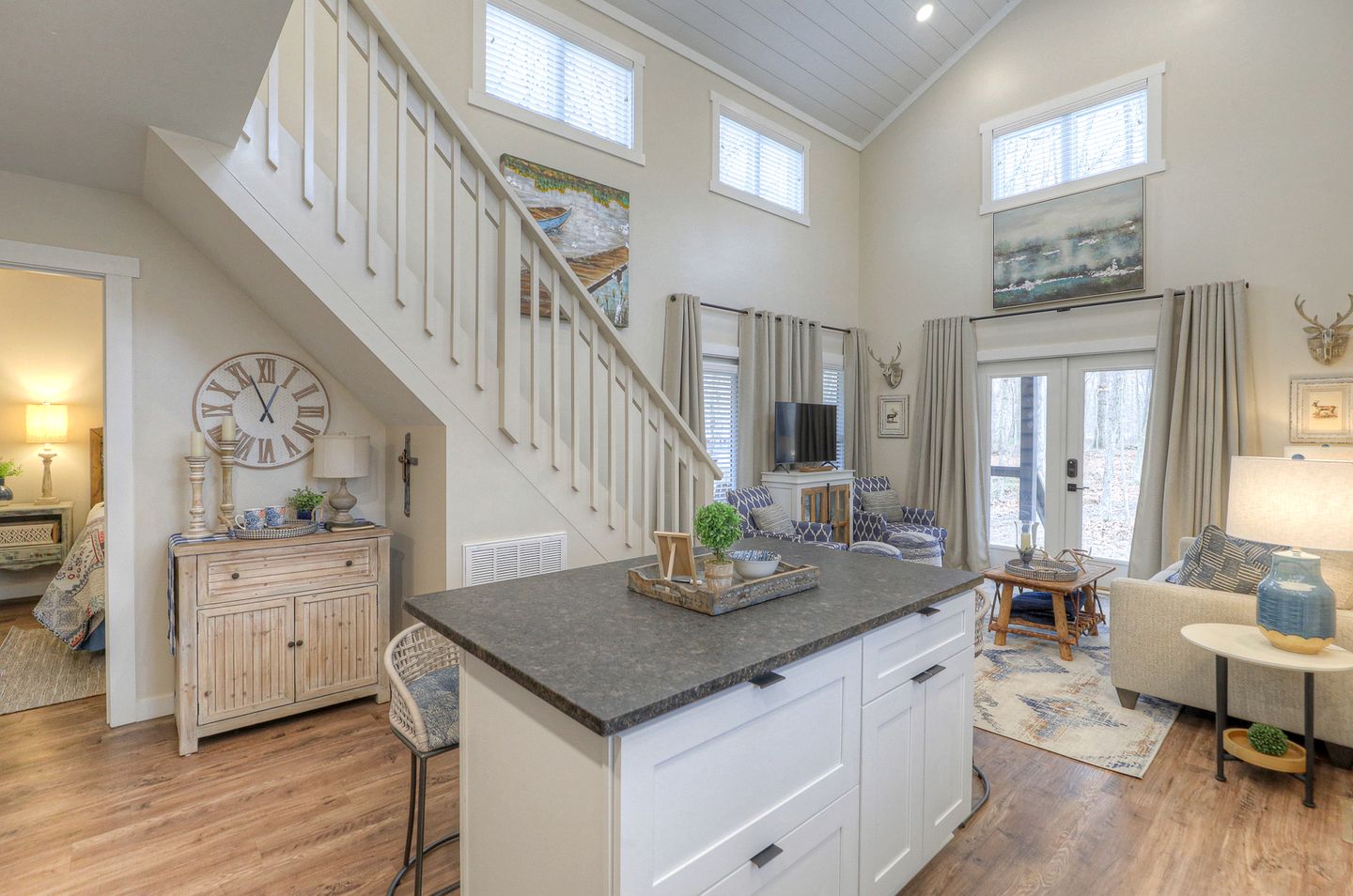 Embrace Nature in this Cozy Cabin with Fire Pit in Monteagle, Tennessee