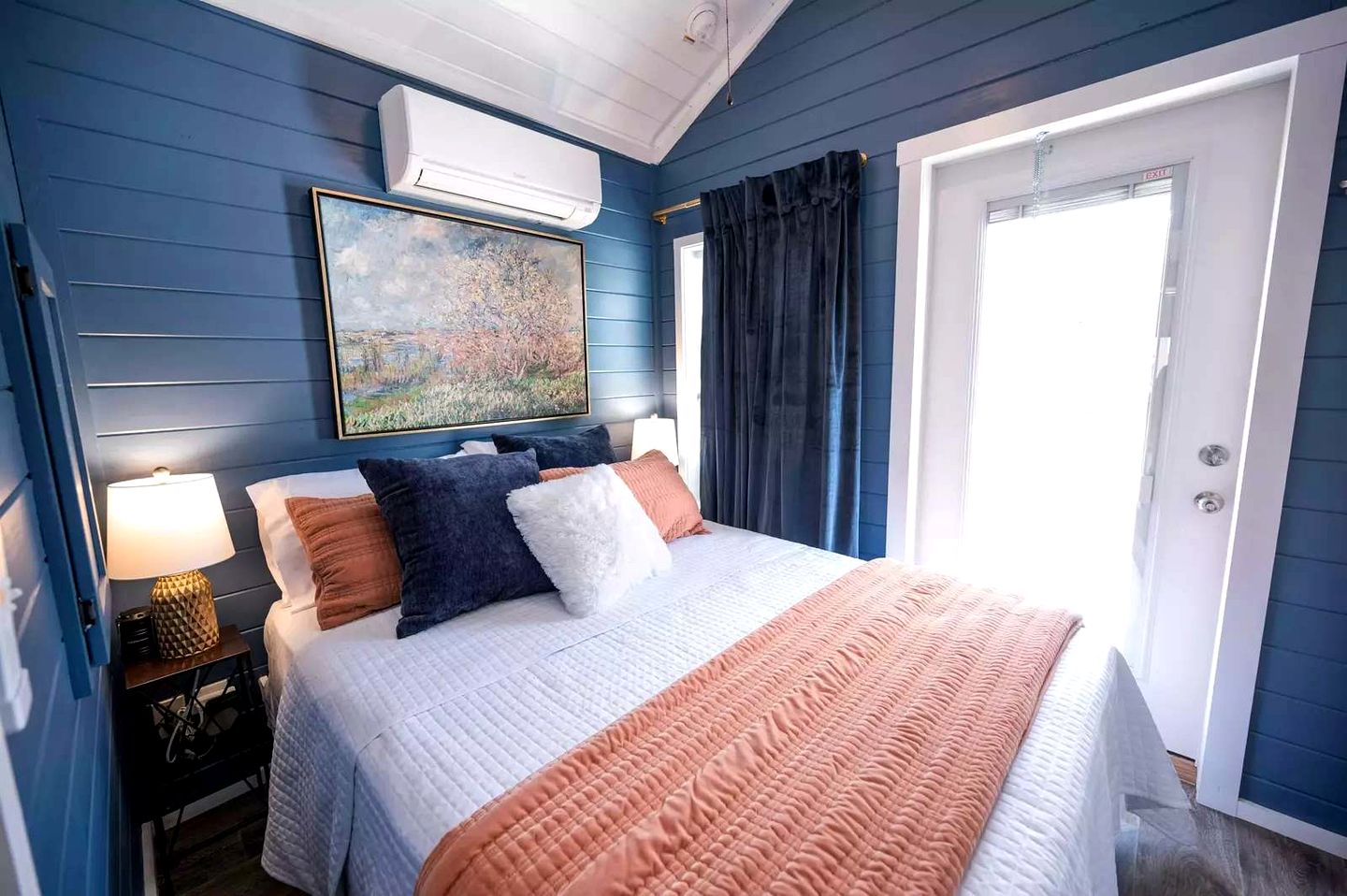 Peaceful Tiny Home Retreat with Pool and Resort Access Near Fredericksburg, TX