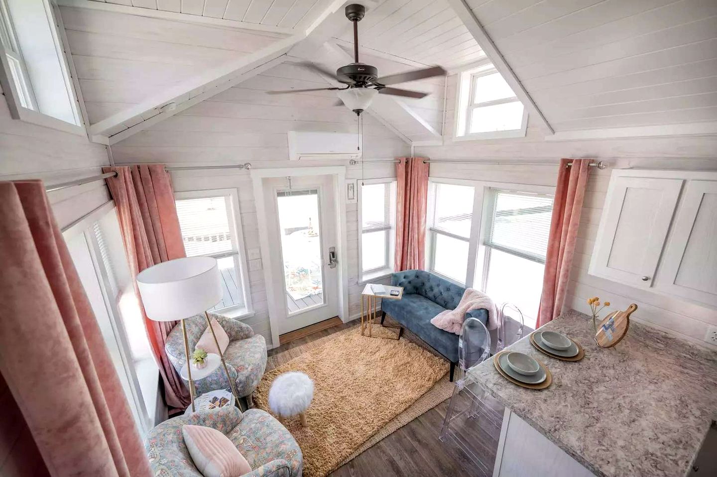 Peaceful Tiny Home Retreat with Pool and Resort Access Near Fredericksburg, TX