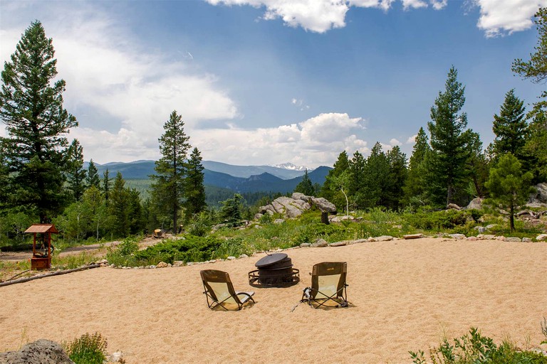 Caravans (Black Hawk, Colorado, United States)