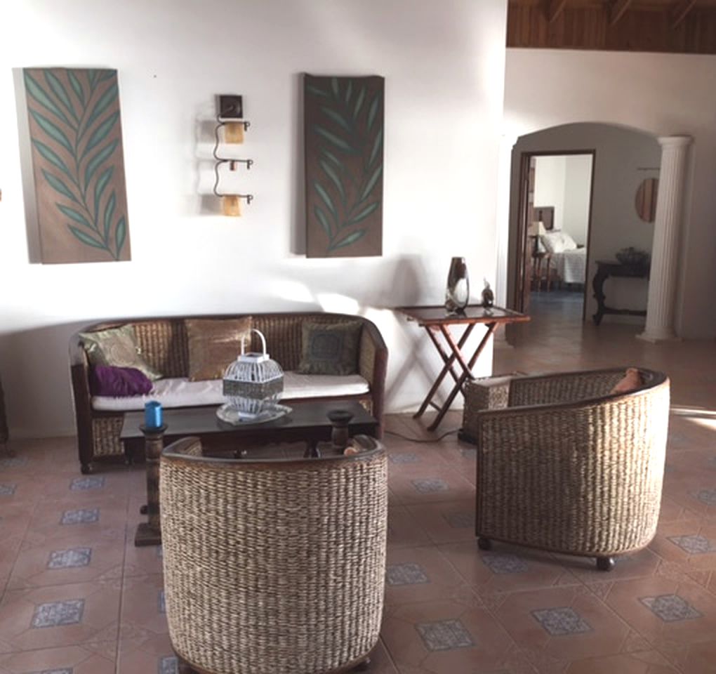 Idyllic Waterfront Villa Rental with Freshwater and Saltwater Swimming Pools in Negril, Jamaica