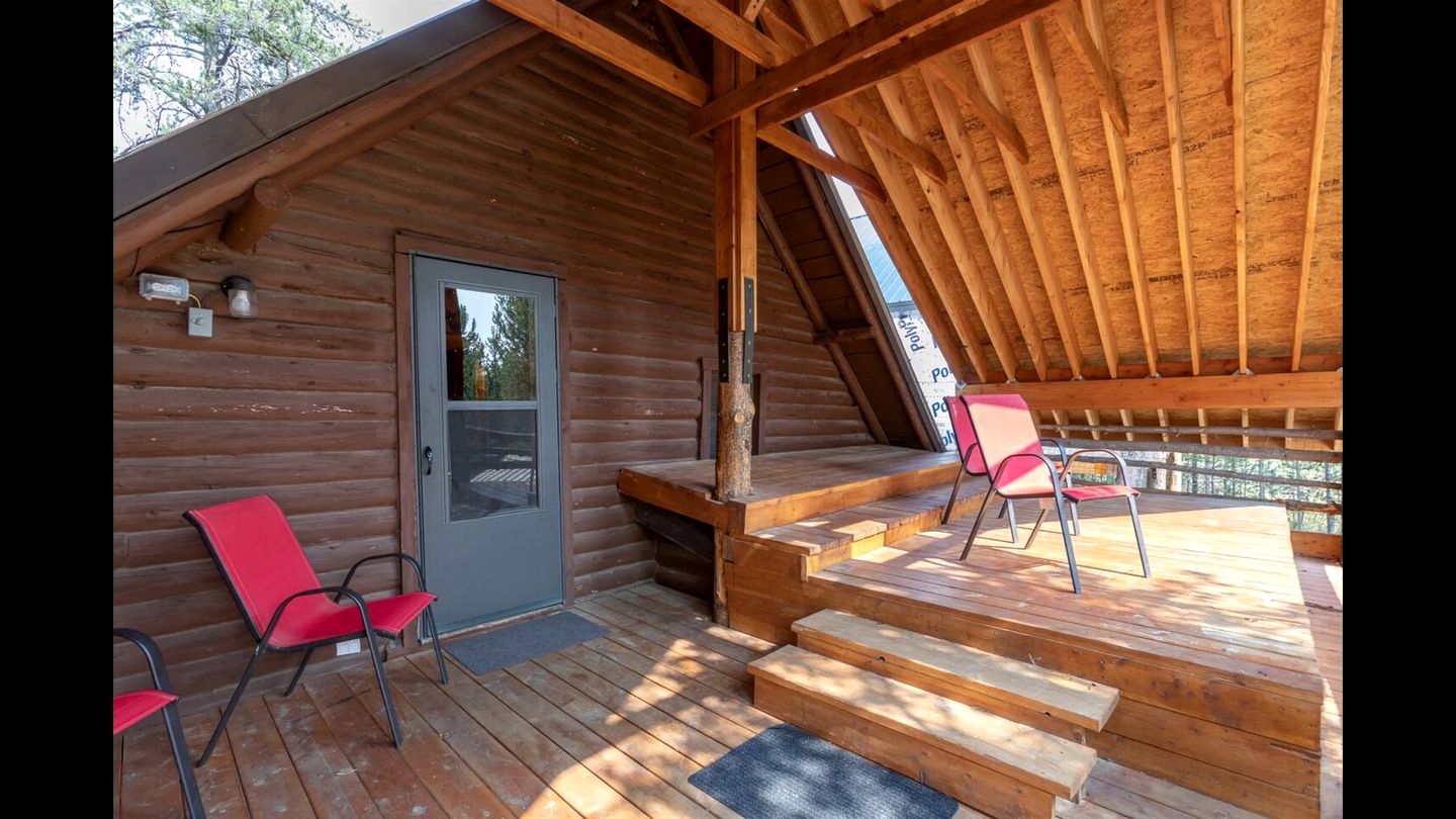 Rustic Cabin Retreat with Private Pond & Hot Tub near Island Park, Idaho