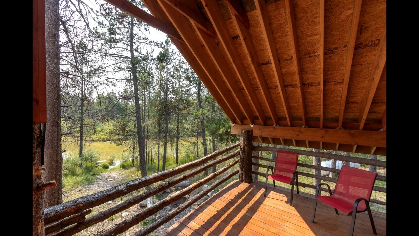 Rustic Cabin Retreat with Private Pond & Hot Tub near Island Park, Idaho