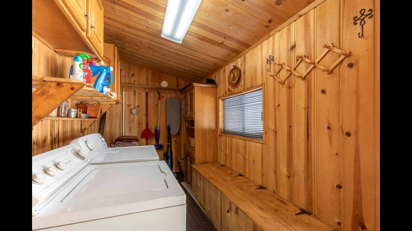 Rustic Cabin Retreat with Private Pond & Hot Tub near Island Park, Idaho