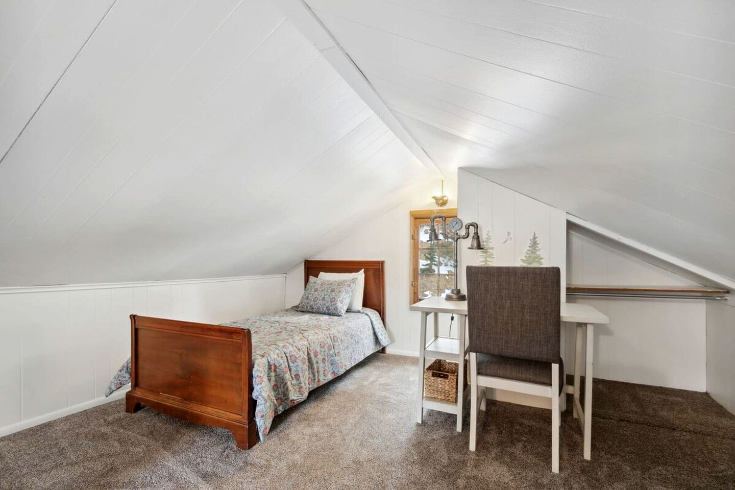 Family-Friendly Mountain Cabin with Hot Tub near Estes Park & Rocky Mountain National Park, Ferncliff Colorado