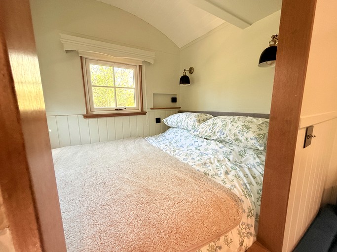 Tiny Houses (United Kingdom, --, --)