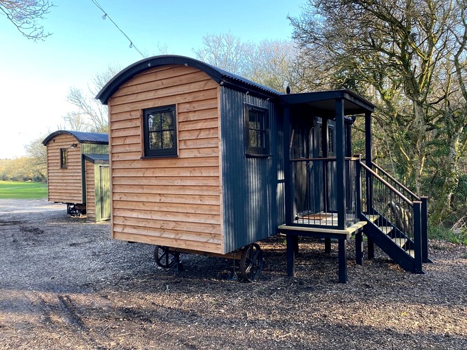 Tiny Houses (United Kingdom, --, --)