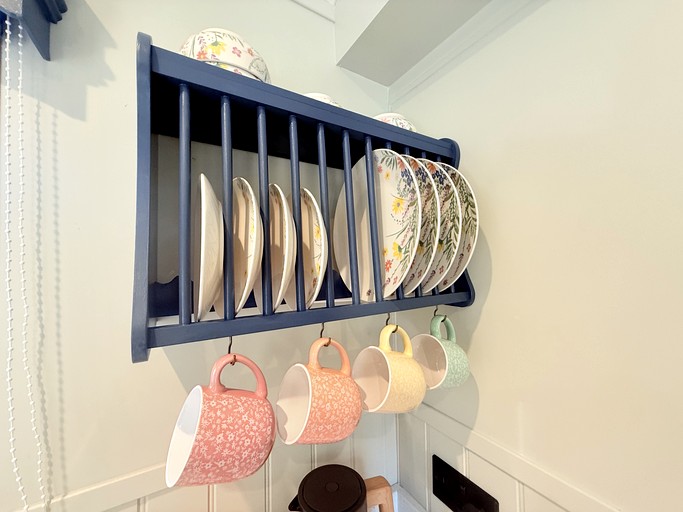 Tiny Houses (United Kingdom, --, --)