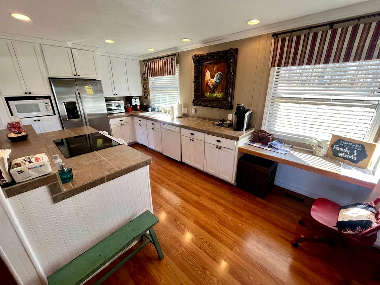 Peaceful Lakeside Cabin with Private Dock near Bentonville & Fayetteville, Arkansas