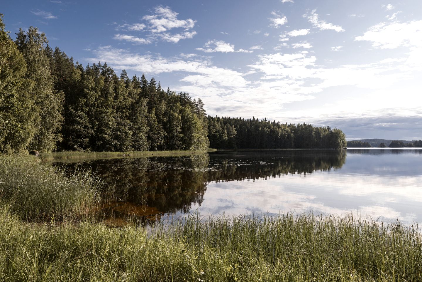 Rustic Off-Grid Farmhouse on Private Island with Sauna near Lake Tarjanne, Pohjaslahti, Finland