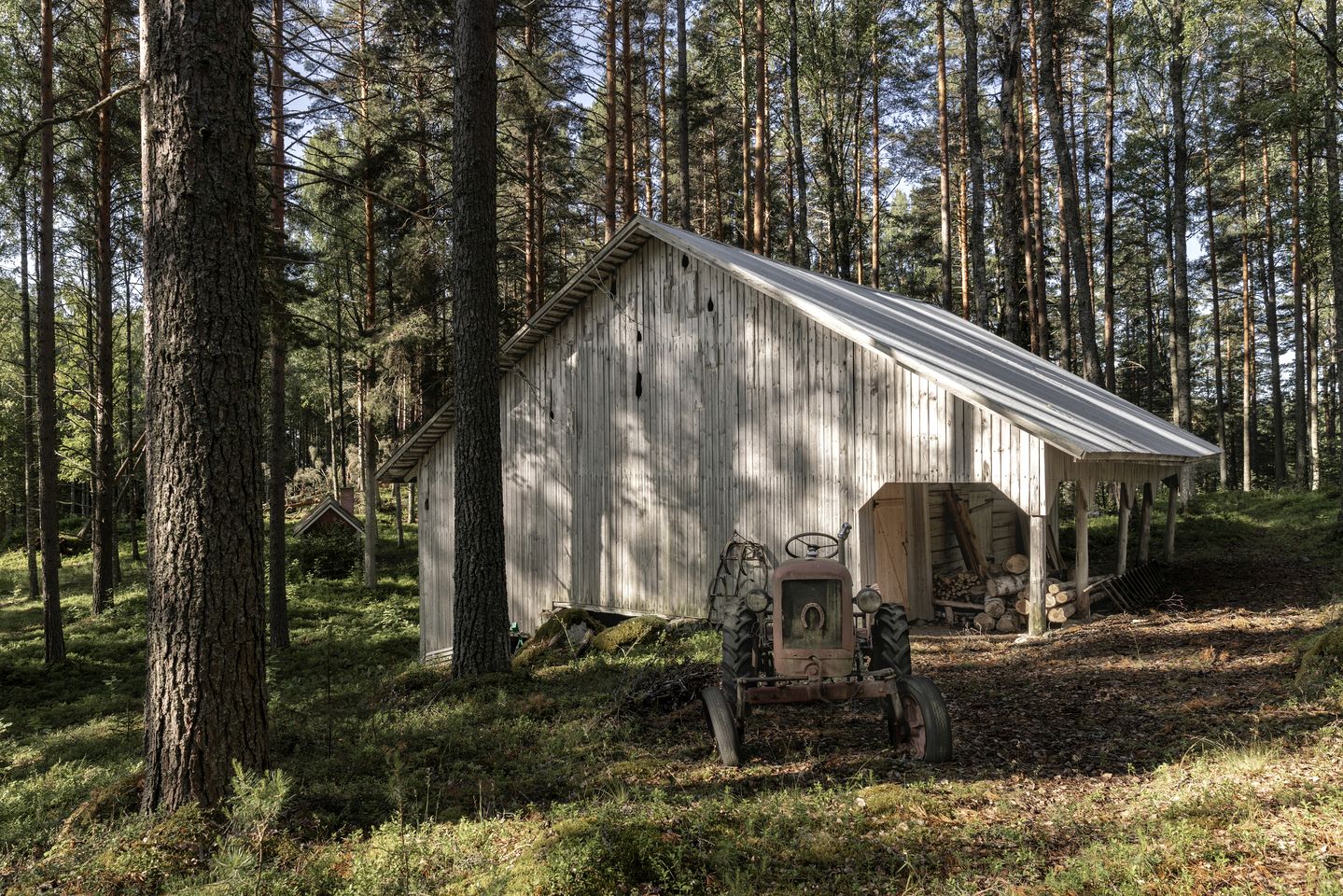 Rustic Off-Grid Farmhouse on Private Island with Sauna near Lake Tarjanne, Pohjaslahti, Finland