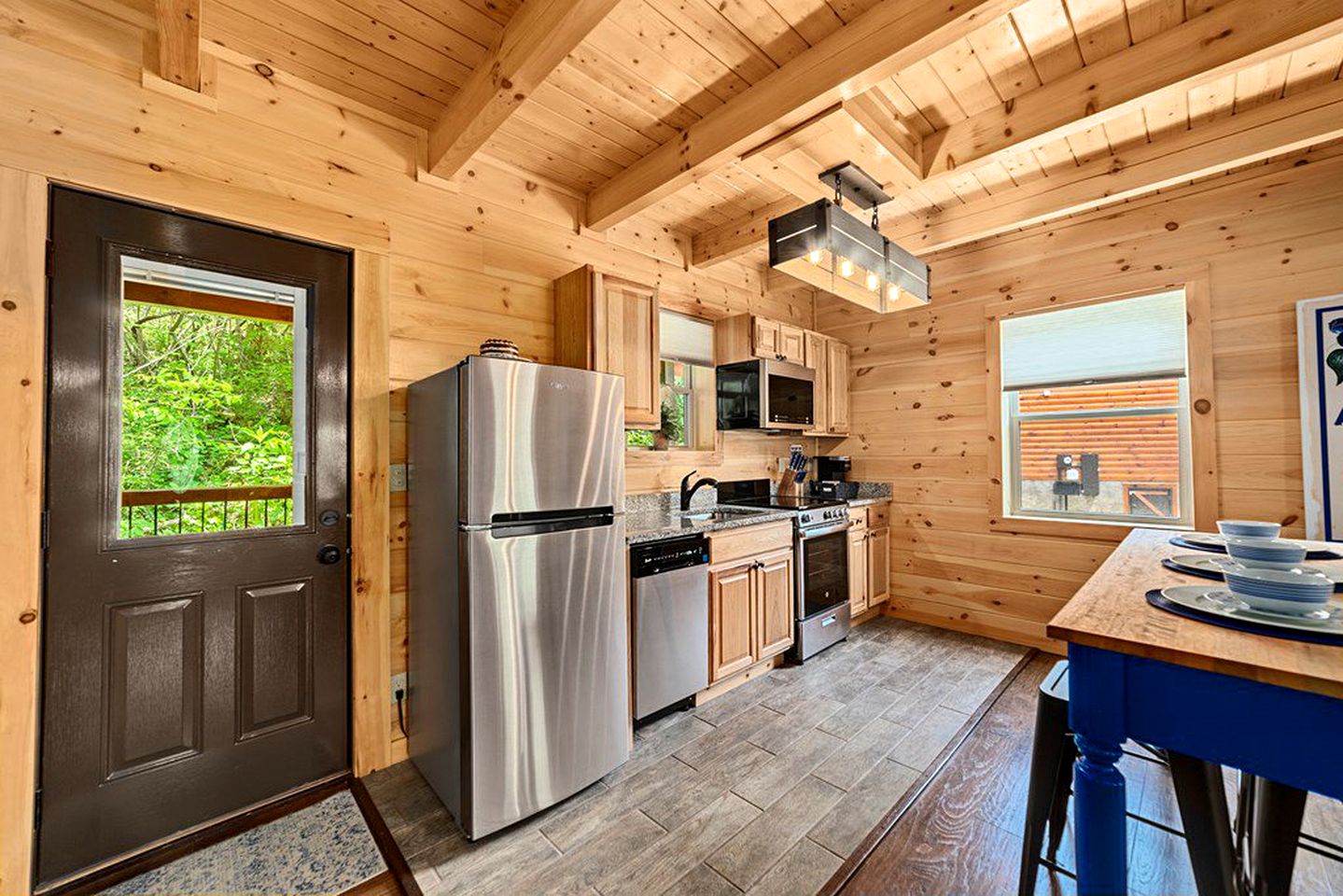 Couple's Glamping Cabin for a Romantic Escape in Pigeon Forge