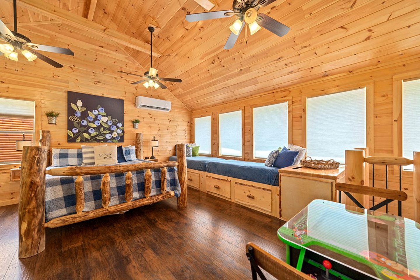 Couple's Glamping Cabin for a Romantic Escape in Pigeon Forge