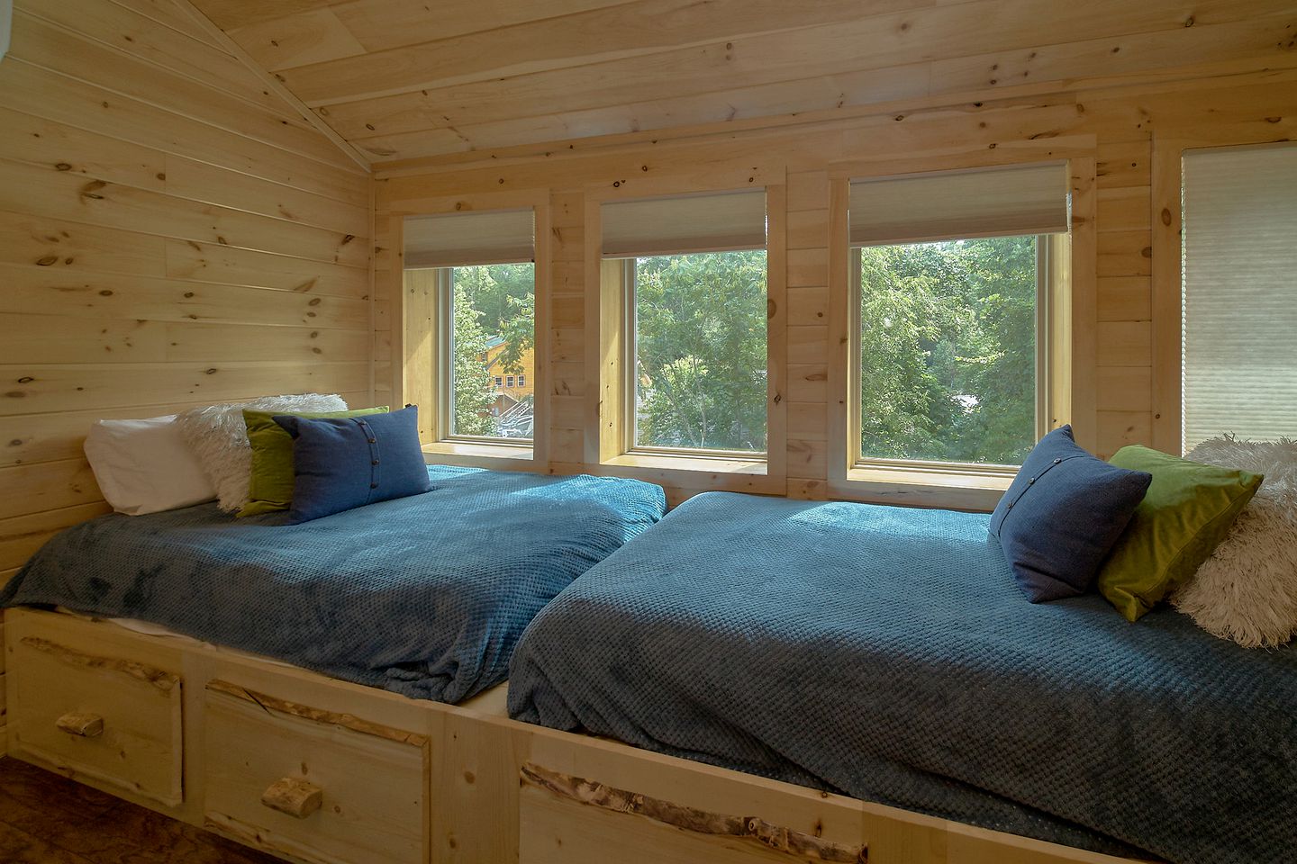 Couple's Glamping Cabin for a Romantic Escape in Pigeon Forge