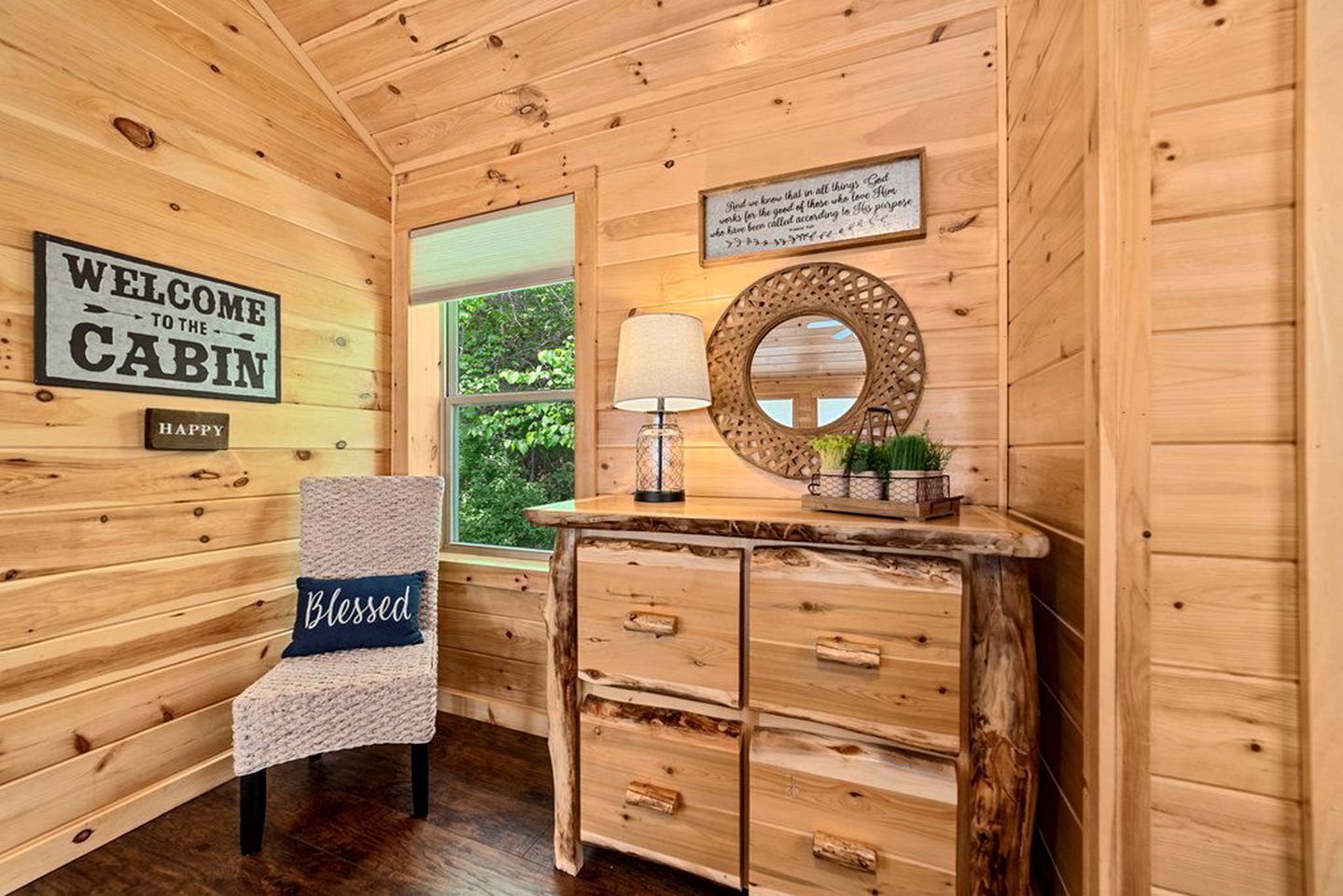 Couple's Glamping Cabin for a Romantic Escape in Pigeon Forge