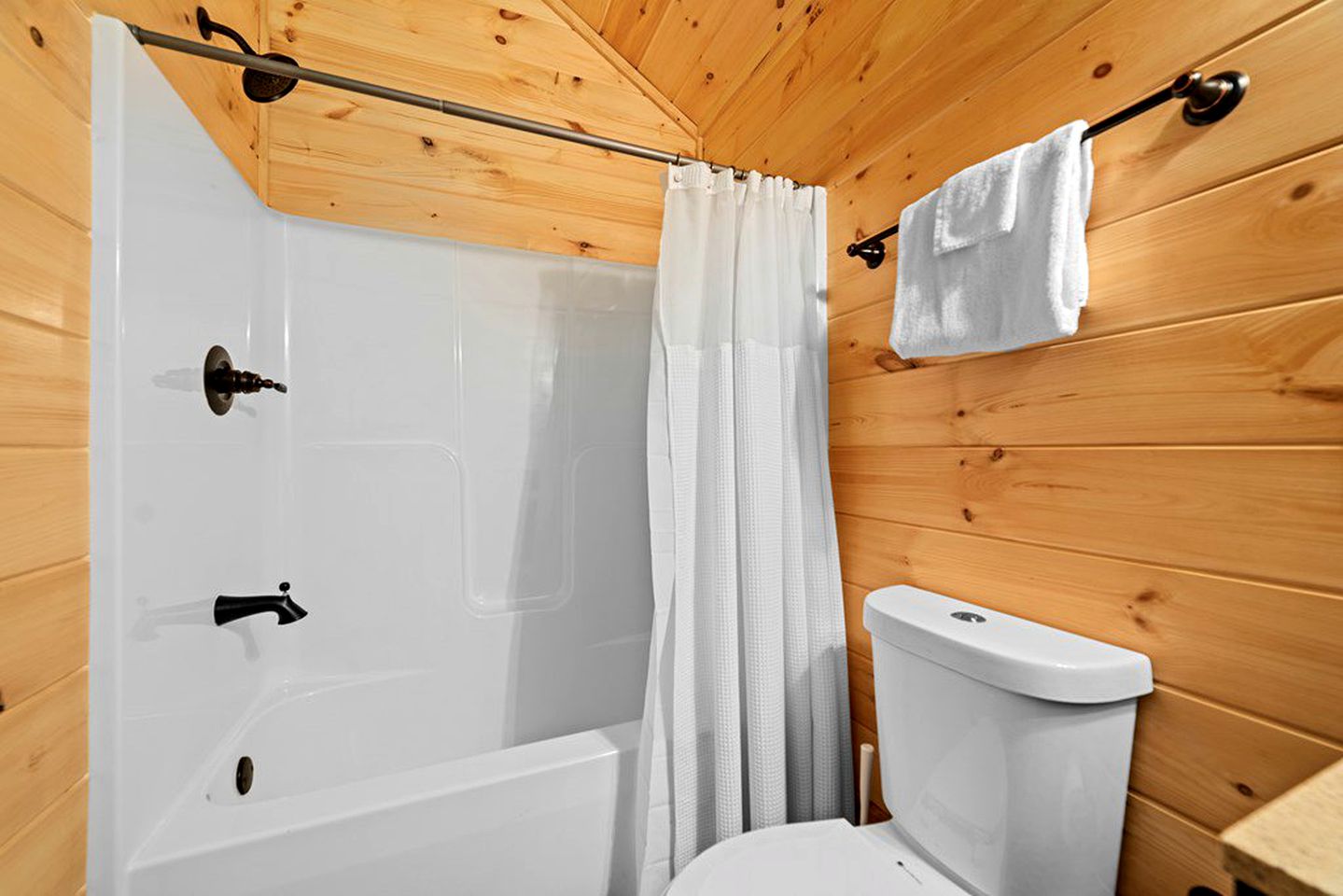 Couple's Glamping Cabin for a Romantic Escape in Pigeon Forge