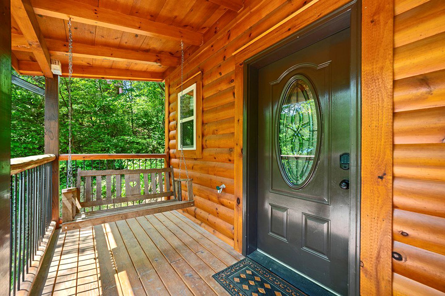 Couple's Glamping Cabin for a Romantic Escape in Pigeon Forge